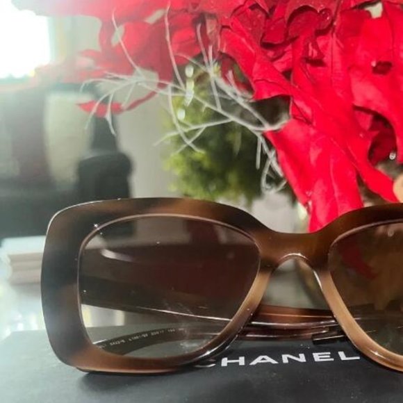 New Chanel CH 5422 B Sunglasses - Picture 1 of 8